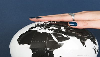 Yang Shao Jung – Magnetic Hands